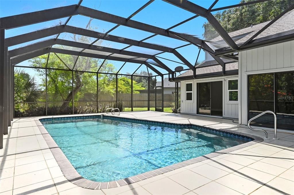 待售: $372,500 (4 贝兹, 3 浴室, 2433 平方英尺)