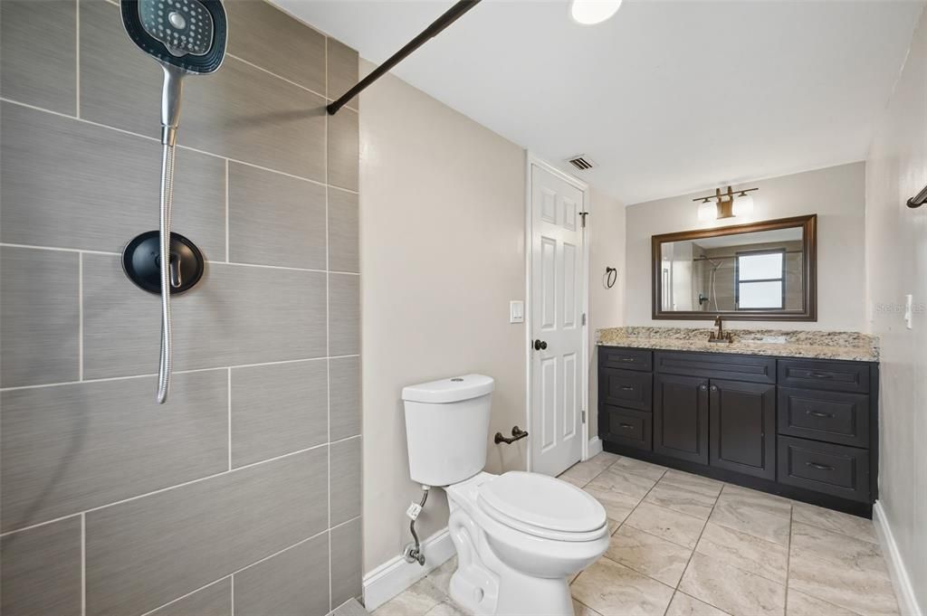 待售: $372,500 (4 贝兹, 3 浴室, 2433 平方英尺)