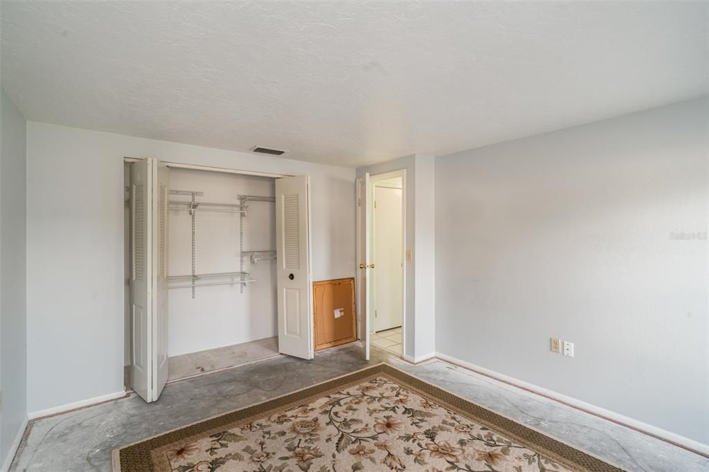 合同活跃: $250,000 (3 贝兹, 2 浴室, 1464 平方英尺)