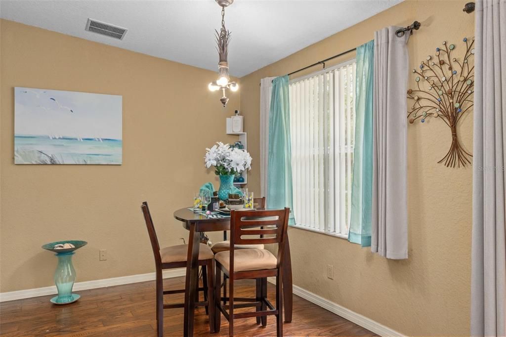 待售: $263,900 (3 贝兹, 2 浴室, 1340 平方英尺)