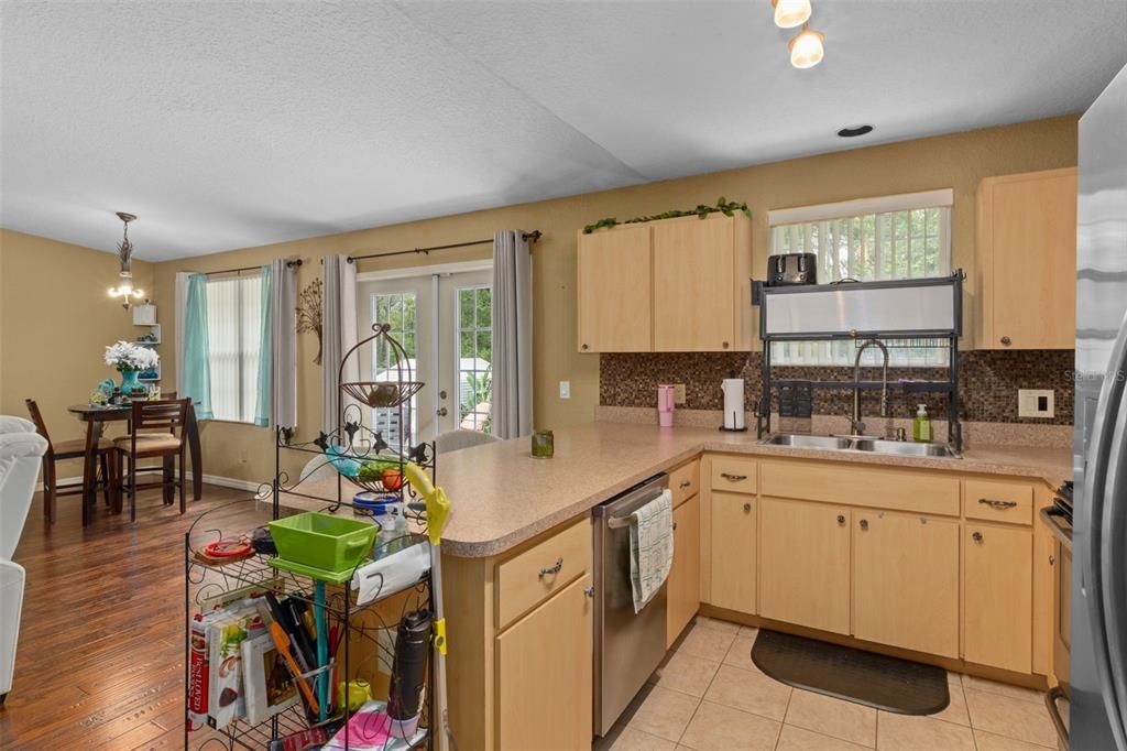 待售: $263,900 (3 贝兹, 2 浴室, 1340 平方英尺)