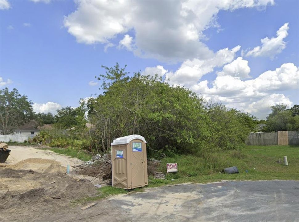 待售: $51,900 (0.24 acres)