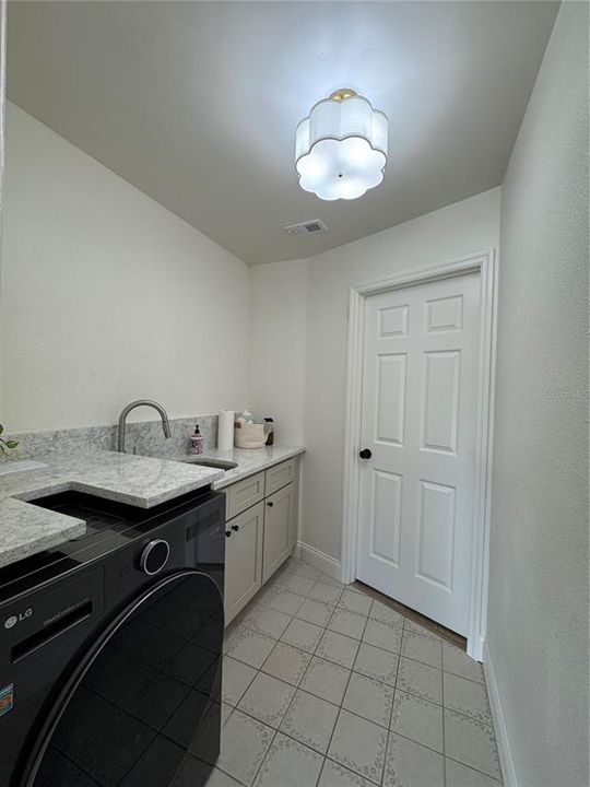 合同活跃: $464,900 (3 贝兹, 2 浴室, 2013 平方英尺)