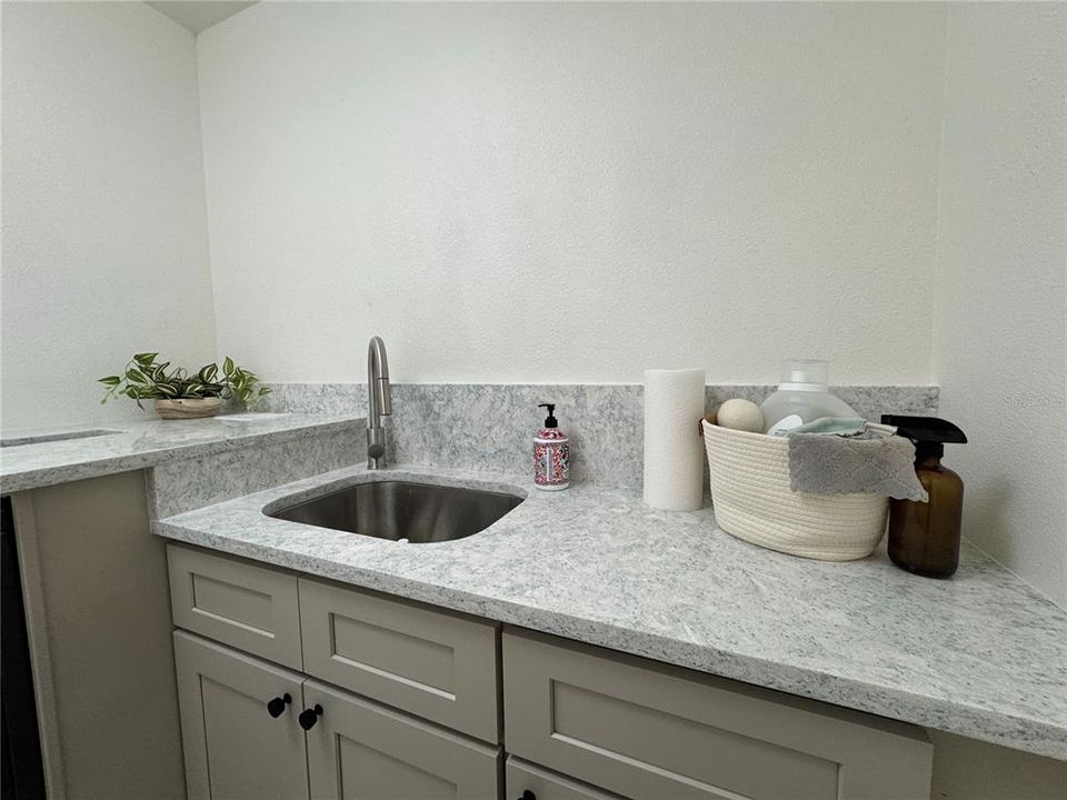 合同活跃: $464,900 (3 贝兹, 2 浴室, 2013 平方英尺)