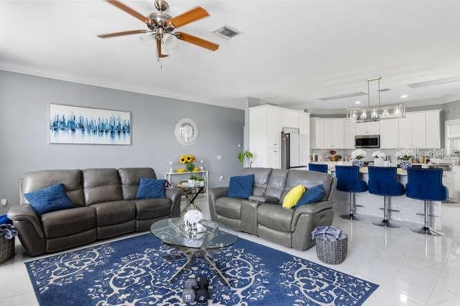 На продажу: $799,000 (3 спален, 2 ванн, 2718 Квадратных фут)