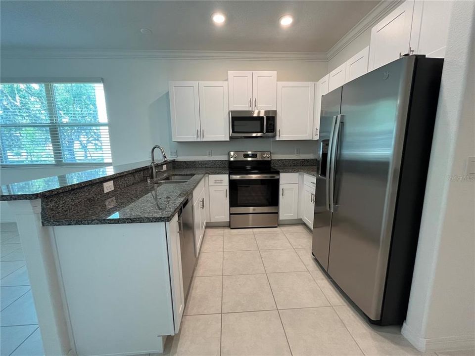 出租: $2,195 (3 贝兹, 2 浴室, 1787 平方英尺)