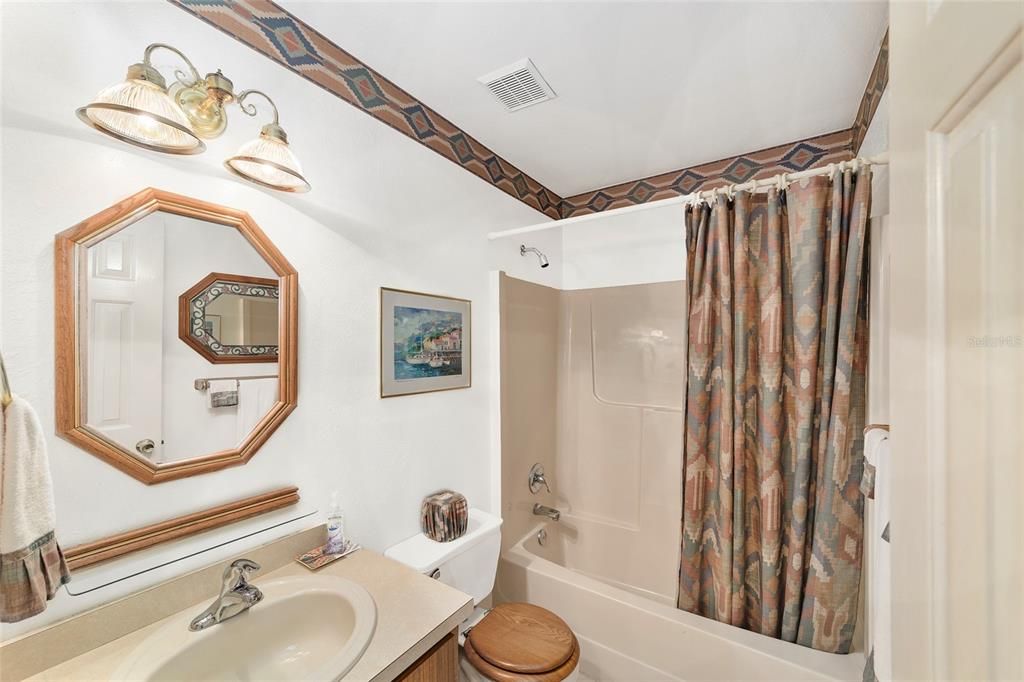 For Sale: $225,000 (2 beds, 2 baths, 1200 Square Feet)