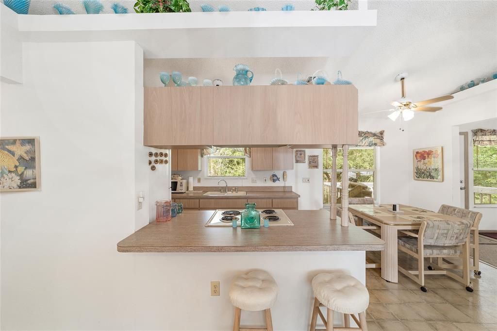 For Sale: $225,000 (2 beds, 2 baths, 1200 Square Feet)