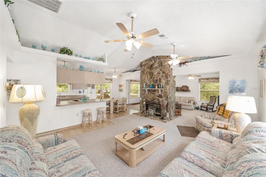 For Sale: $225,000 (2 beds, 2 baths, 1200 Square Feet)