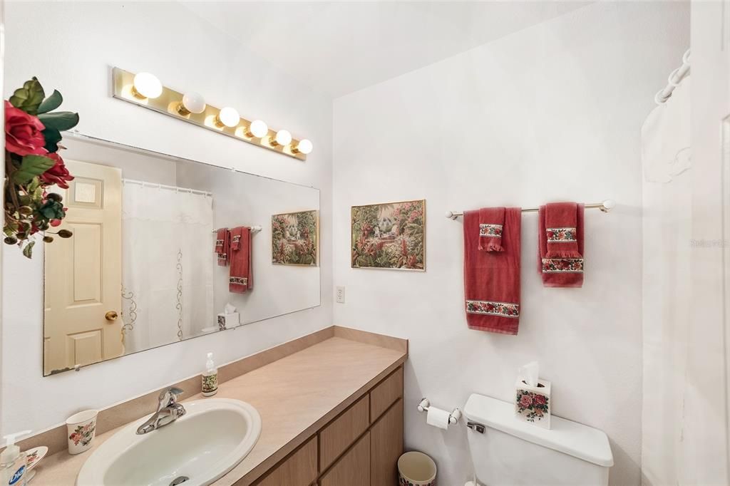 For Sale: $225,000 (2 beds, 2 baths, 1200 Square Feet)