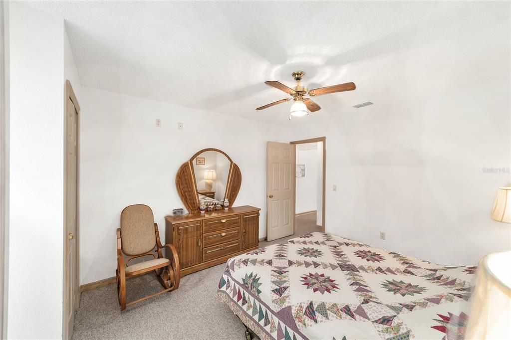 For Sale: $225,000 (2 beds, 2 baths, 1200 Square Feet)