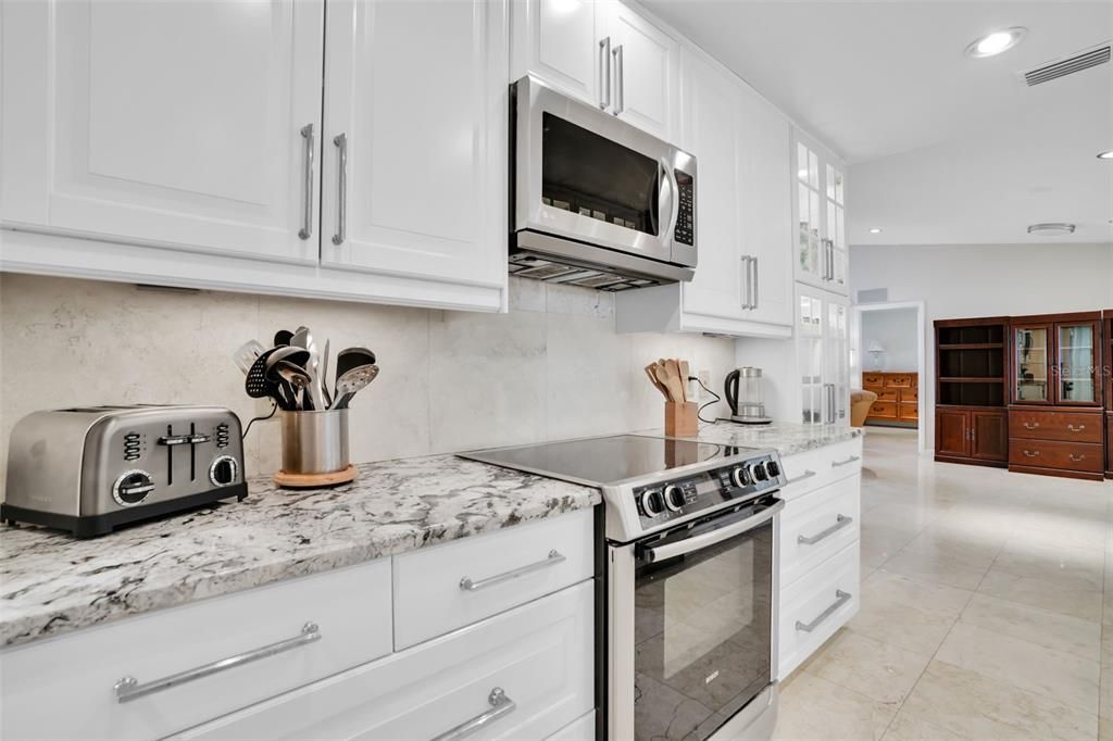 Под контрактом: $4,600 (3 спален, 3 ванн, 1590 Квадратных фут)