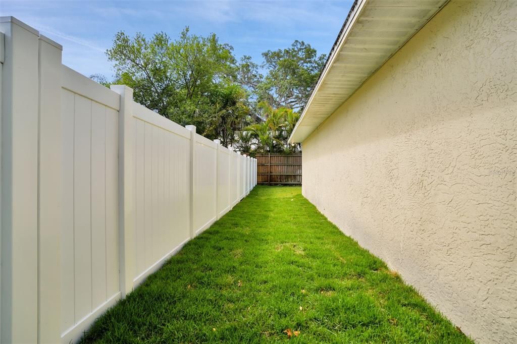 Под контрактом: $4,600 (3 спален, 3 ванн, 1590 Квадратных фут)