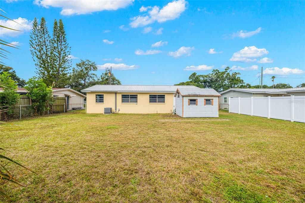 Active With Contract: $299,000 (3 beds, 1 baths, 891 Square Feet)