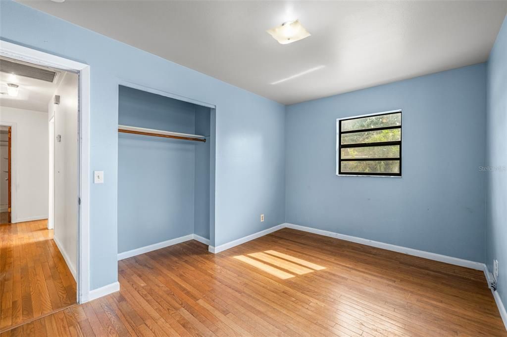 Active With Contract: $299,000 (3 beds, 1 baths, 891 Square Feet)