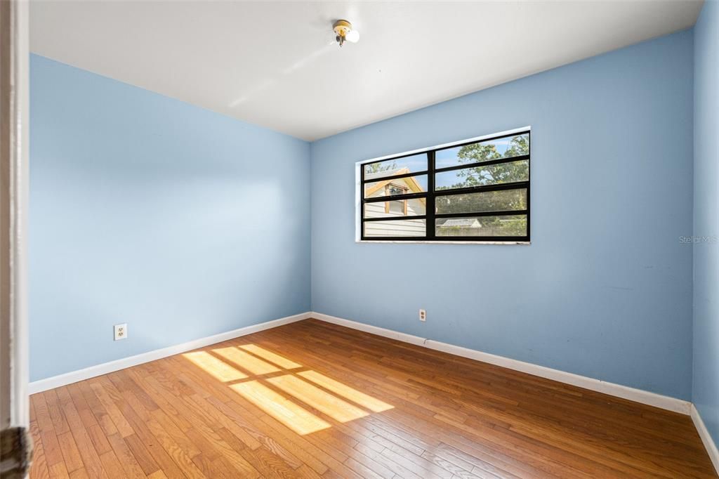 Active With Contract: $299,000 (3 beds, 1 baths, 891 Square Feet)