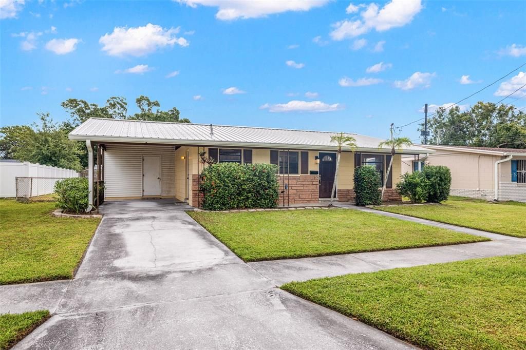 Active With Contract: $299,000 (3 beds, 1 baths, 891 Square Feet)