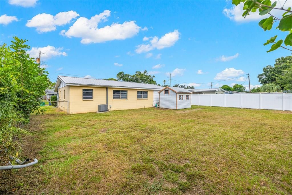 Active With Contract: $299,000 (3 beds, 1 baths, 891 Square Feet)