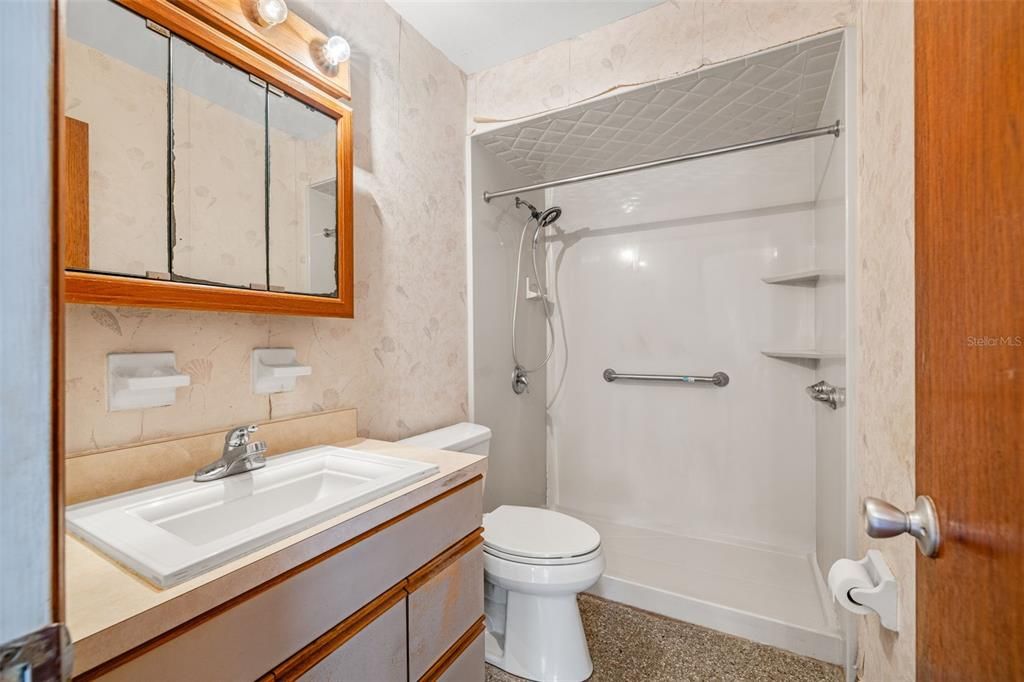 Active With Contract: $299,000 (3 beds, 1 baths, 891 Square Feet)