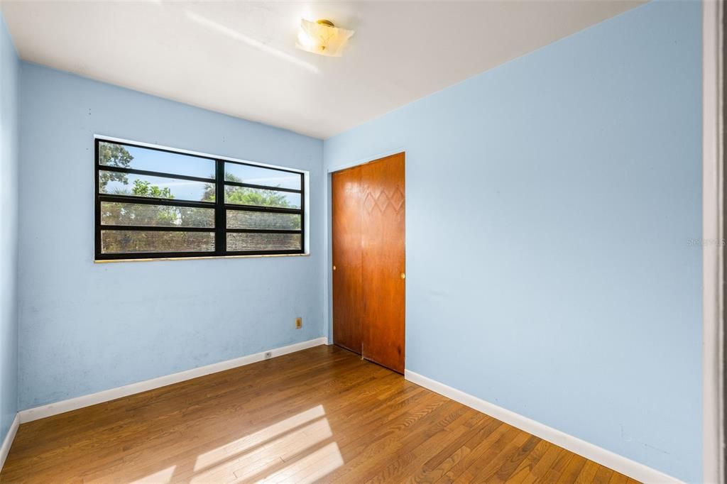 Active With Contract: $299,000 (3 beds, 1 baths, 891 Square Feet)