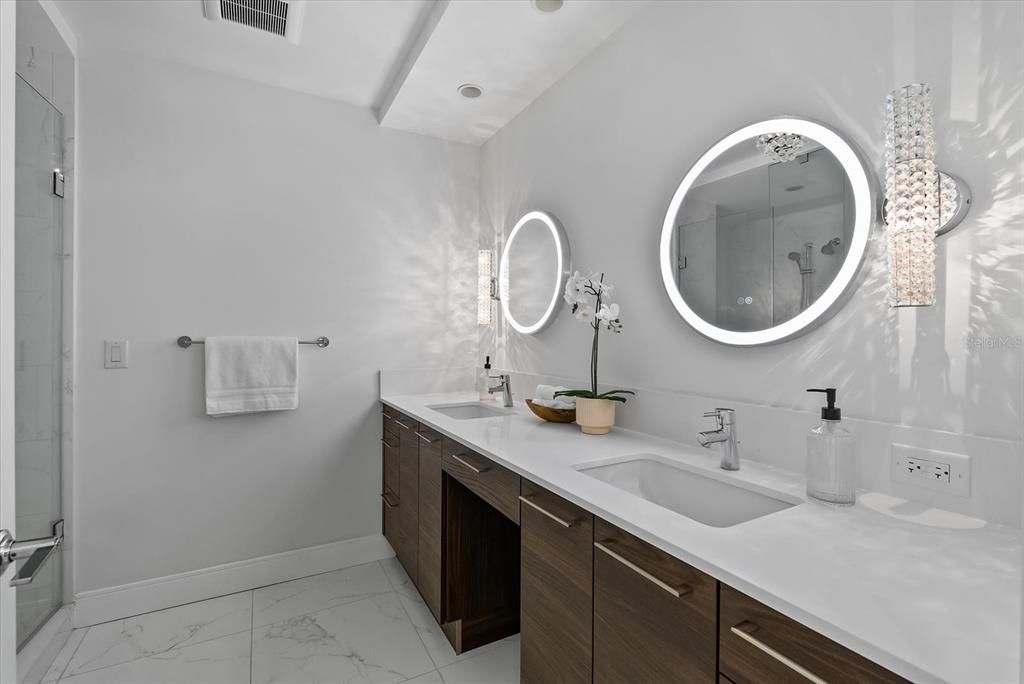 En Venta: $1,750,000 (2 camas, 2 baños, 1765 Pies cuadrados)