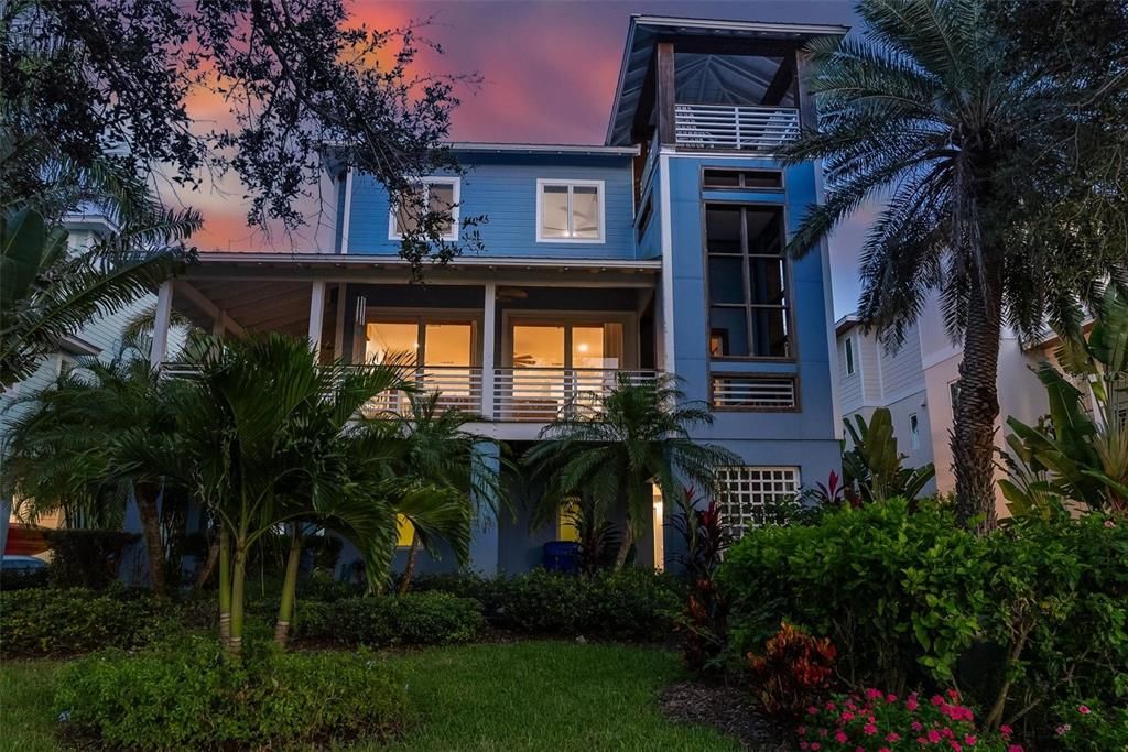For Sale: $2,399,000 (3 beds, 3 baths, 2352 Square Feet)