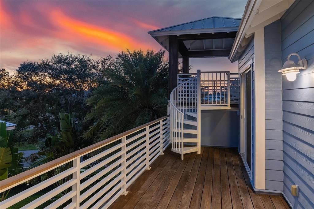 For Sale: $2,799,000 (3 beds, 3 baths, 2352 Square Feet)