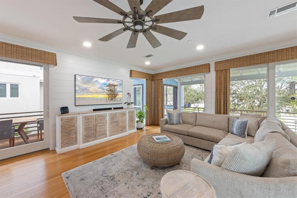 For Sale: $2,799,000 (3 beds, 3 baths, 2352 Square Feet)