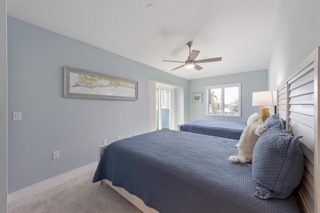 For Sale: $2,799,000 (3 beds, 3 baths, 2352 Square Feet)