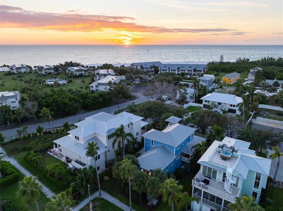 For Sale: $2,799,000 (3 beds, 3 baths, 2352 Square Feet)