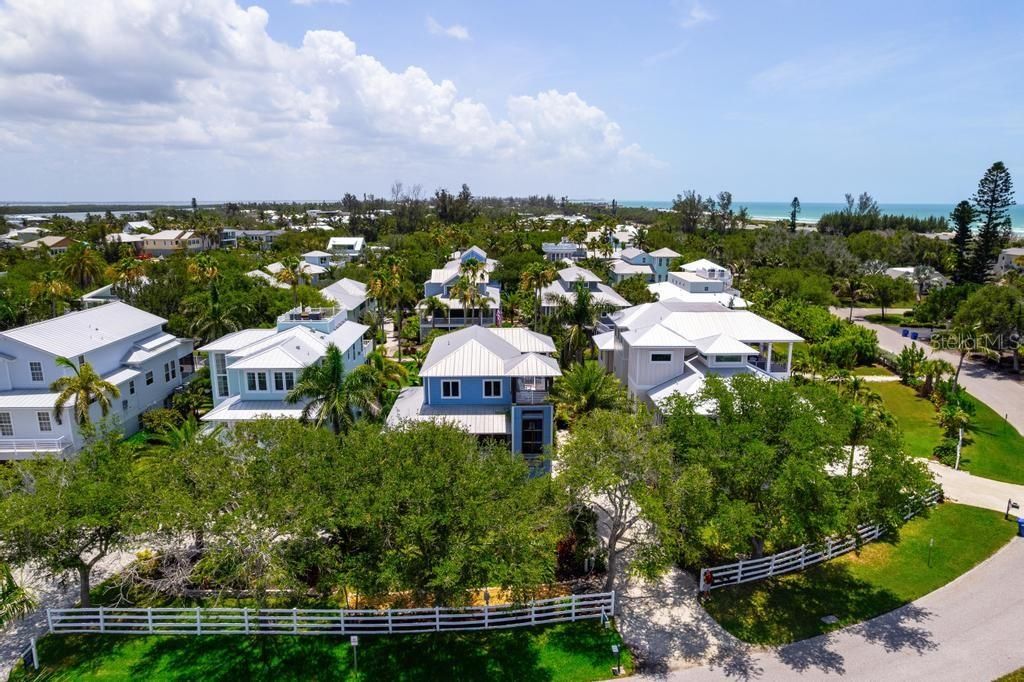 For Sale: $2,399,000 (3 beds, 3 baths, 2352 Square Feet)