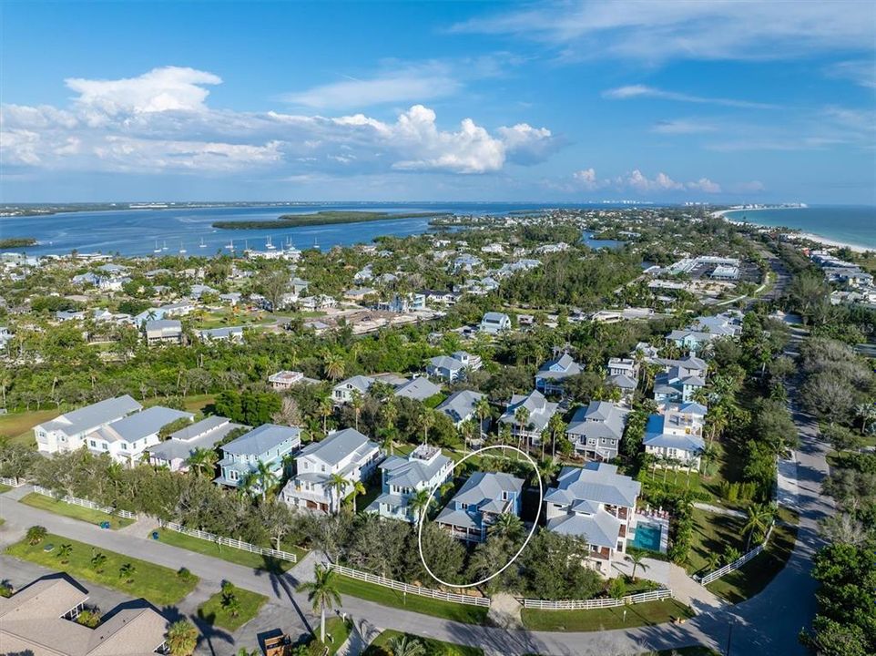 For Sale: $2,799,000 (3 beds, 3 baths, 2352 Square Feet)