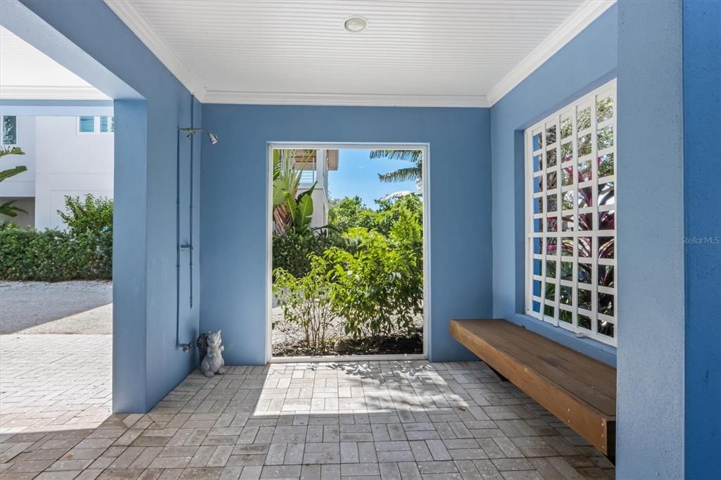 For Sale: $2,799,000 (3 beds, 3 baths, 2352 Square Feet)