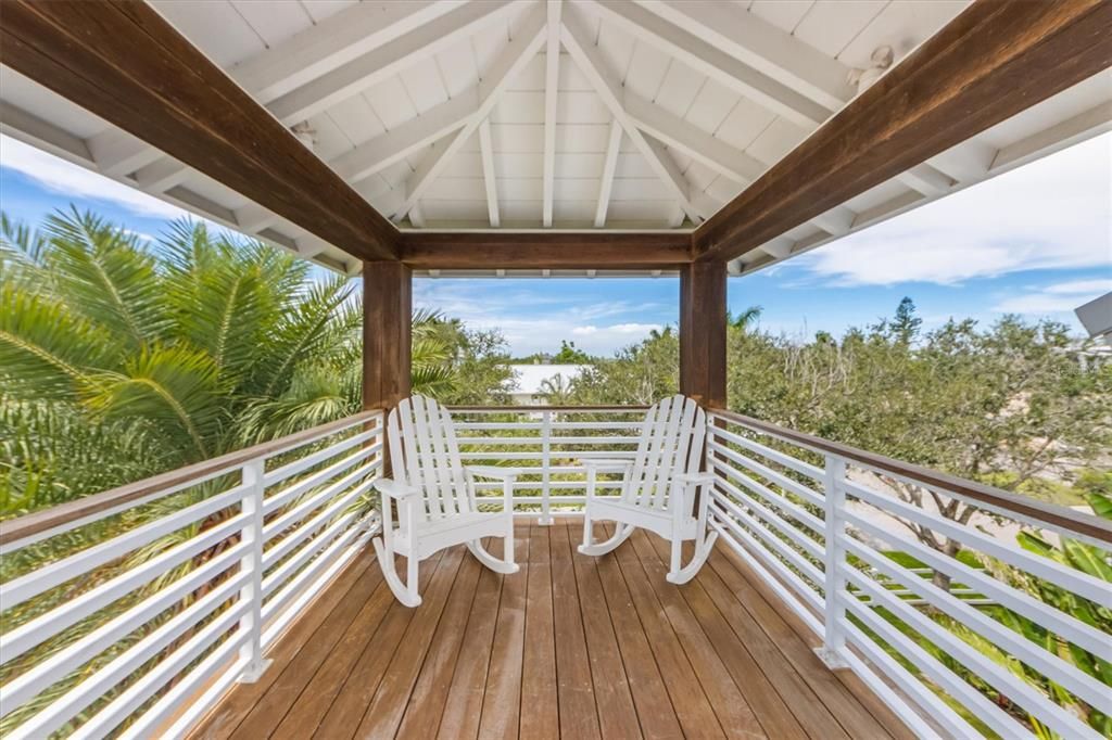 For Sale: $2,799,000 (3 beds, 3 baths, 2352 Square Feet)