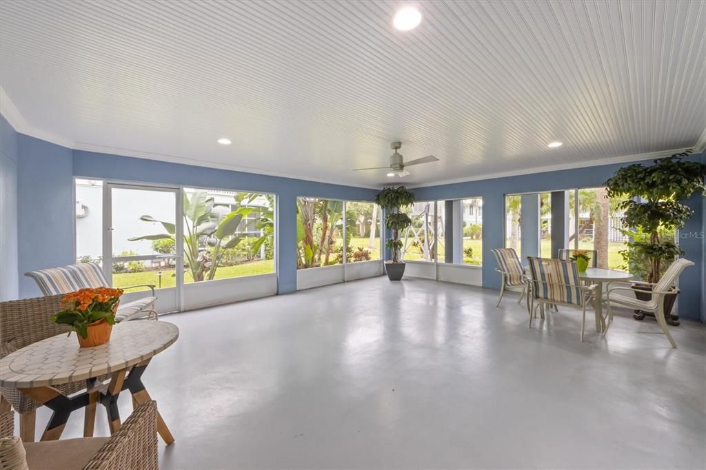 For Sale: $2,799,000 (3 beds, 3 baths, 2352 Square Feet)