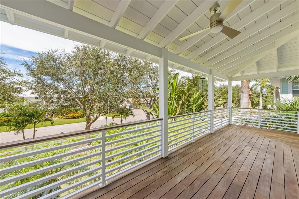 For Sale: $2,799,000 (3 beds, 3 baths, 2352 Square Feet)