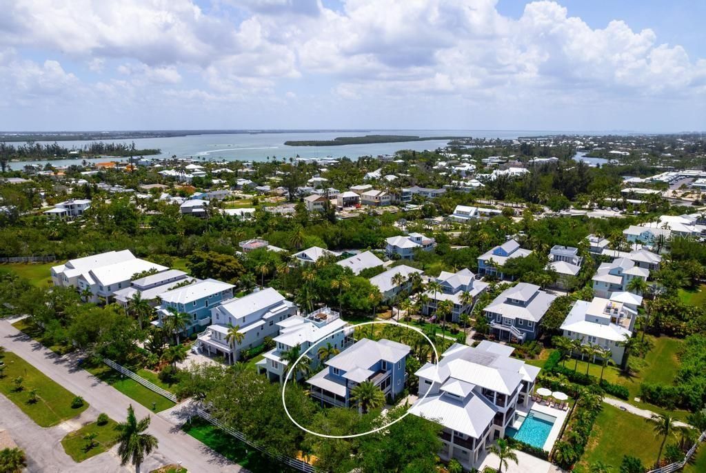 For Sale: $2,399,000 (3 beds, 3 baths, 2352 Square Feet)