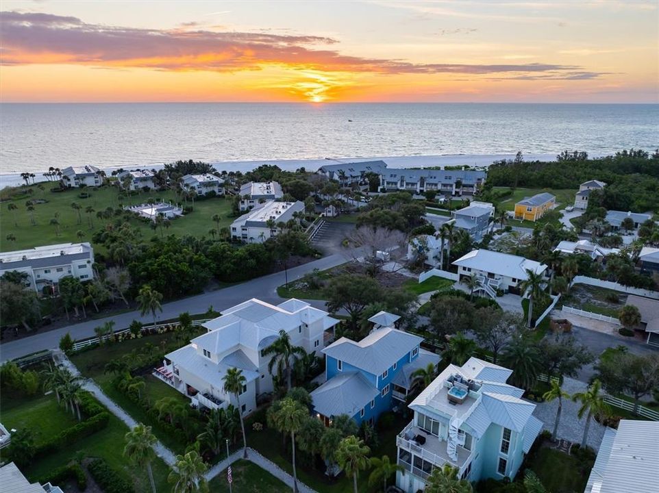 For Sale: $2,799,000 (3 beds, 3 baths, 2352 Square Feet)