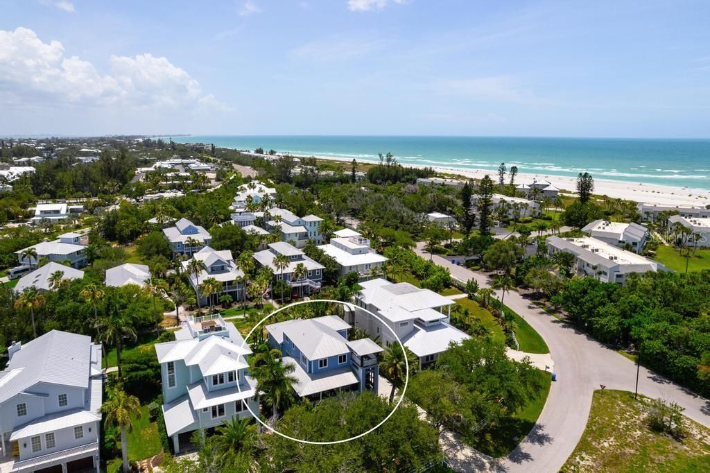 For Sale: $2,399,000 (3 beds, 3 baths, 2352 Square Feet)