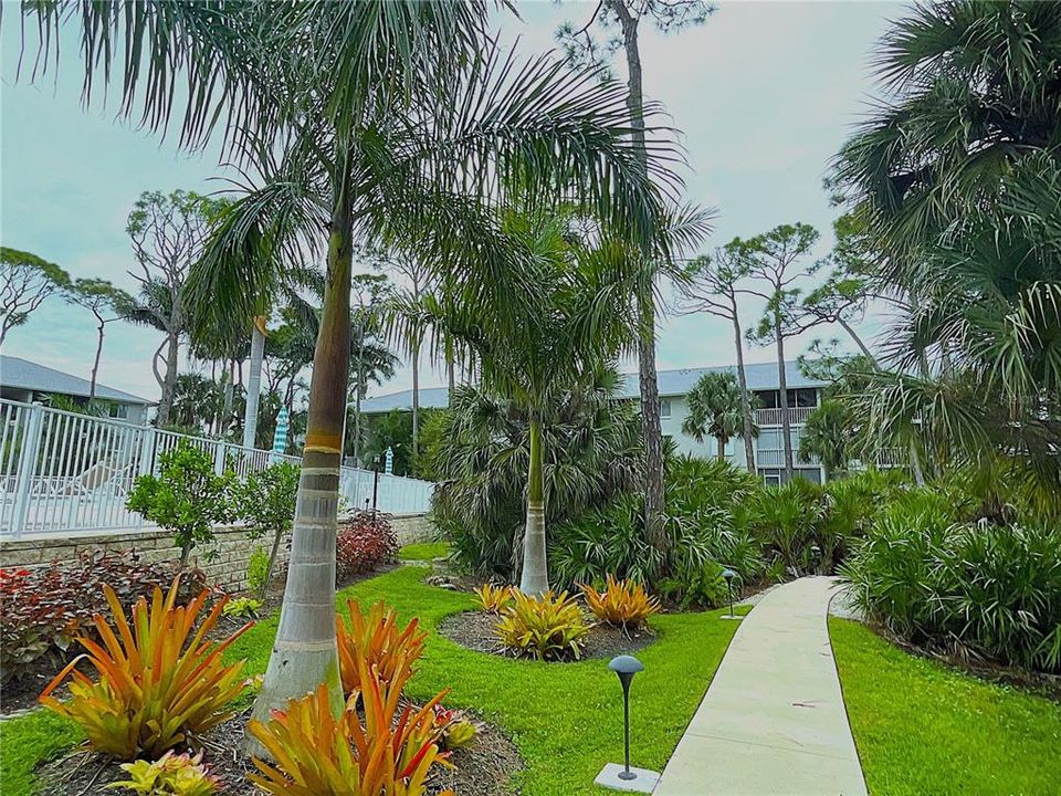 For Rent: $1,900 (2 beds, 2 baths, 1100 Square Feet)