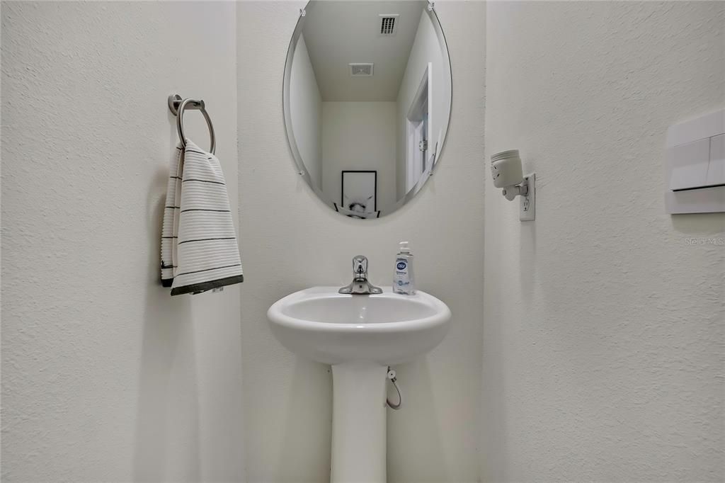 На продажу: $289,900 (3 спален, 2 ванн, 1695 Квадратных фут)