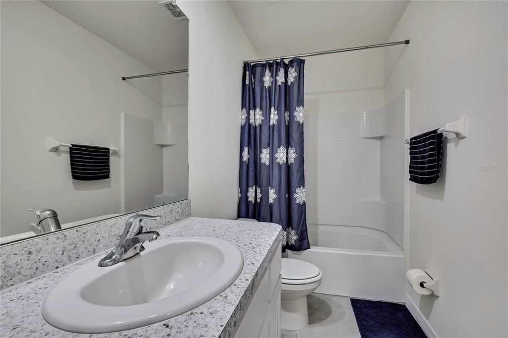 На продажу: $289,900 (3 спален, 2 ванн, 1695 Квадратных фут)