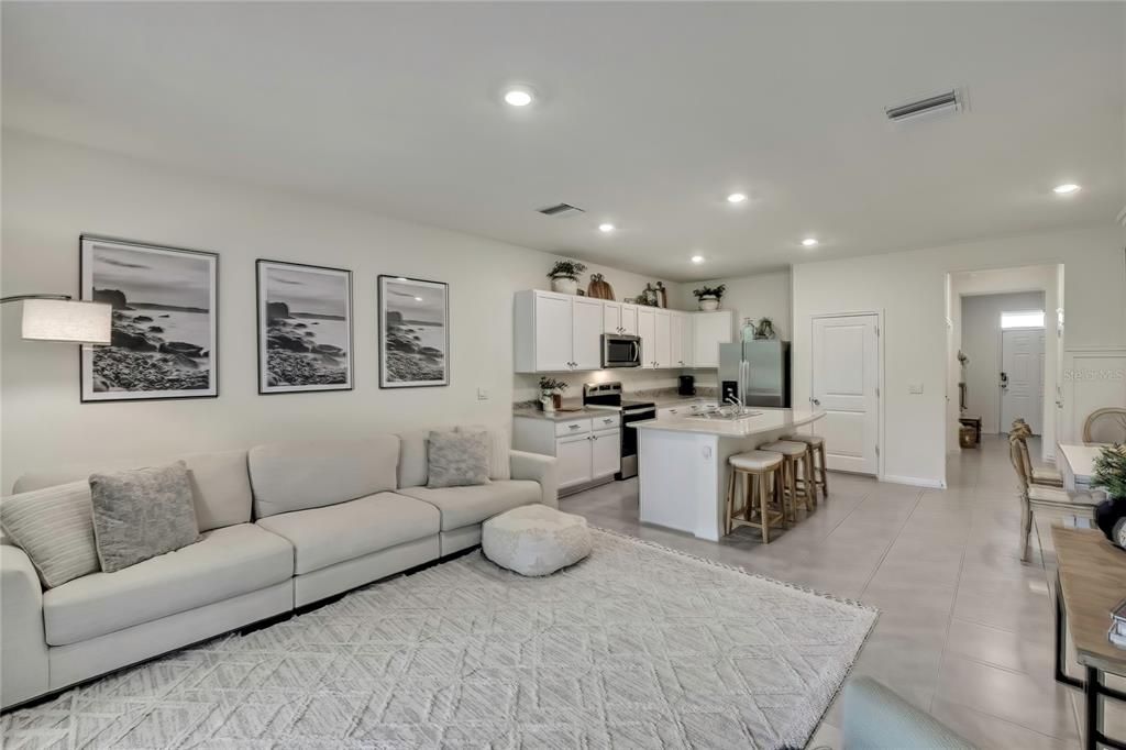 На продажу: $289,900 (3 спален, 2 ванн, 1695 Квадратных фут)