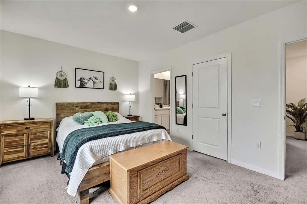 На продажу: $289,900 (3 спален, 2 ванн, 1695 Квадратных фут)