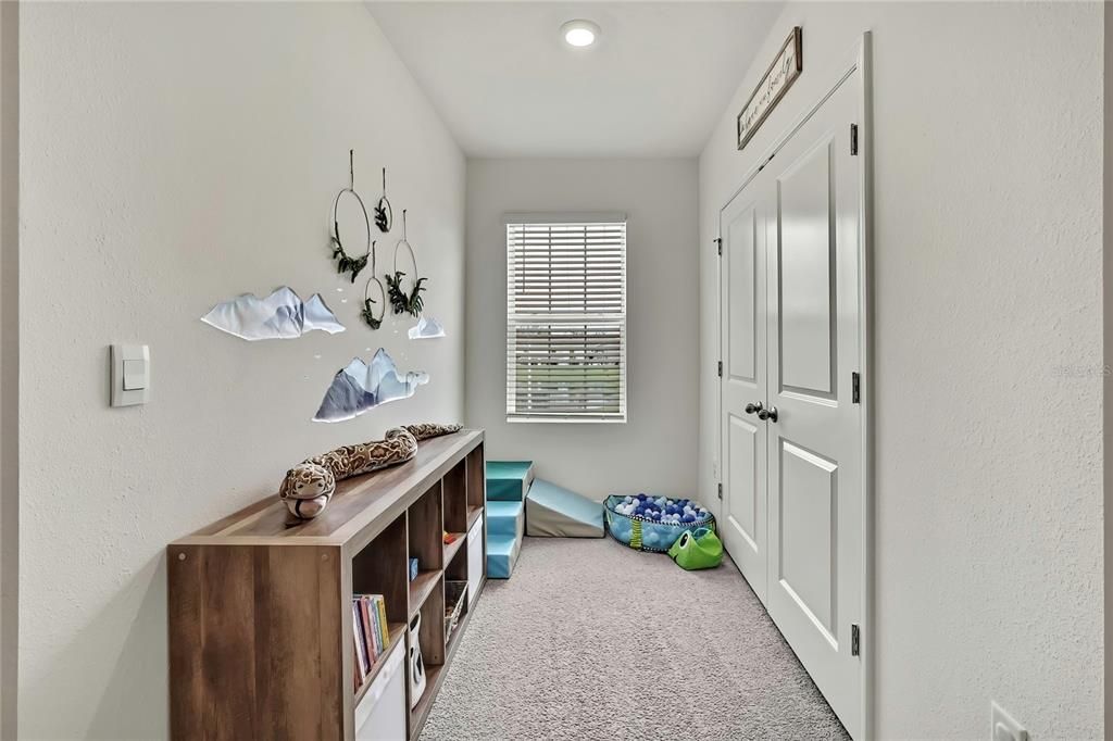 На продажу: $289,900 (3 спален, 2 ванн, 1695 Квадратных фут)