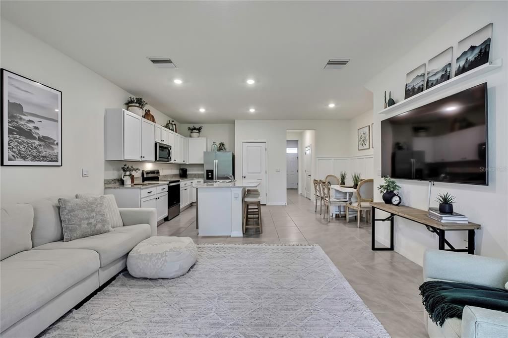 На продажу: $289,900 (3 спален, 2 ванн, 1695 Квадратных фут)