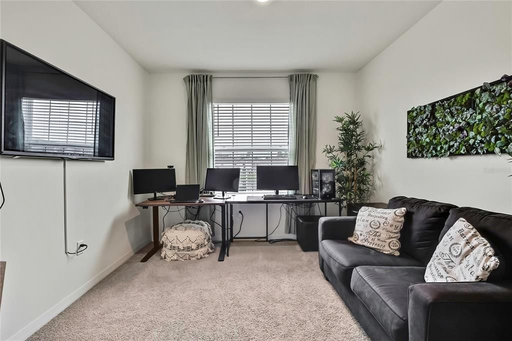 На продажу: $289,900 (3 спален, 2 ванн, 1695 Квадратных фут)