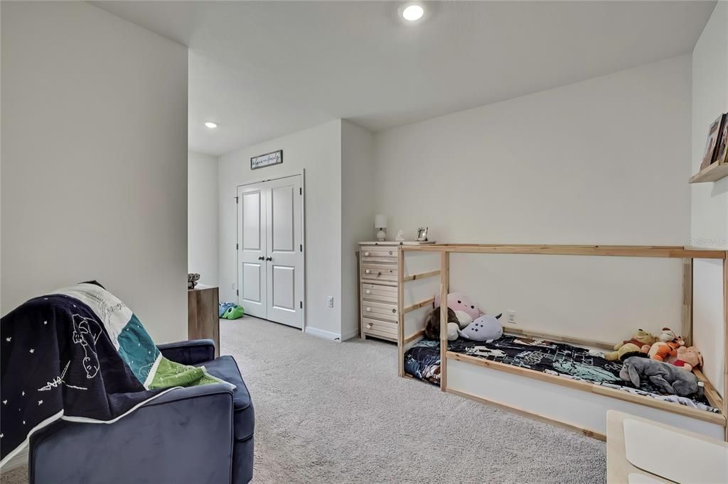 На продажу: $289,900 (3 спален, 2 ванн, 1695 Квадратных фут)