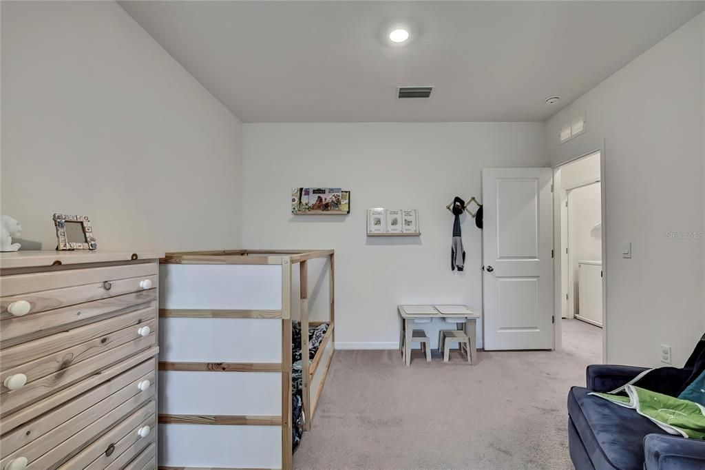 На продажу: $289,900 (3 спален, 2 ванн, 1695 Квадратных фут)