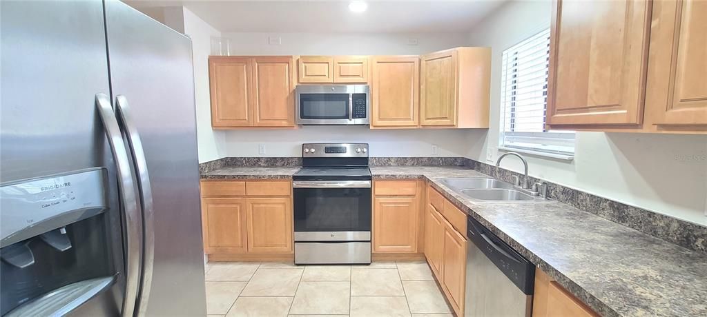 待售: $189,900 (2 贝兹, 2 浴室, 1152 平方英尺)